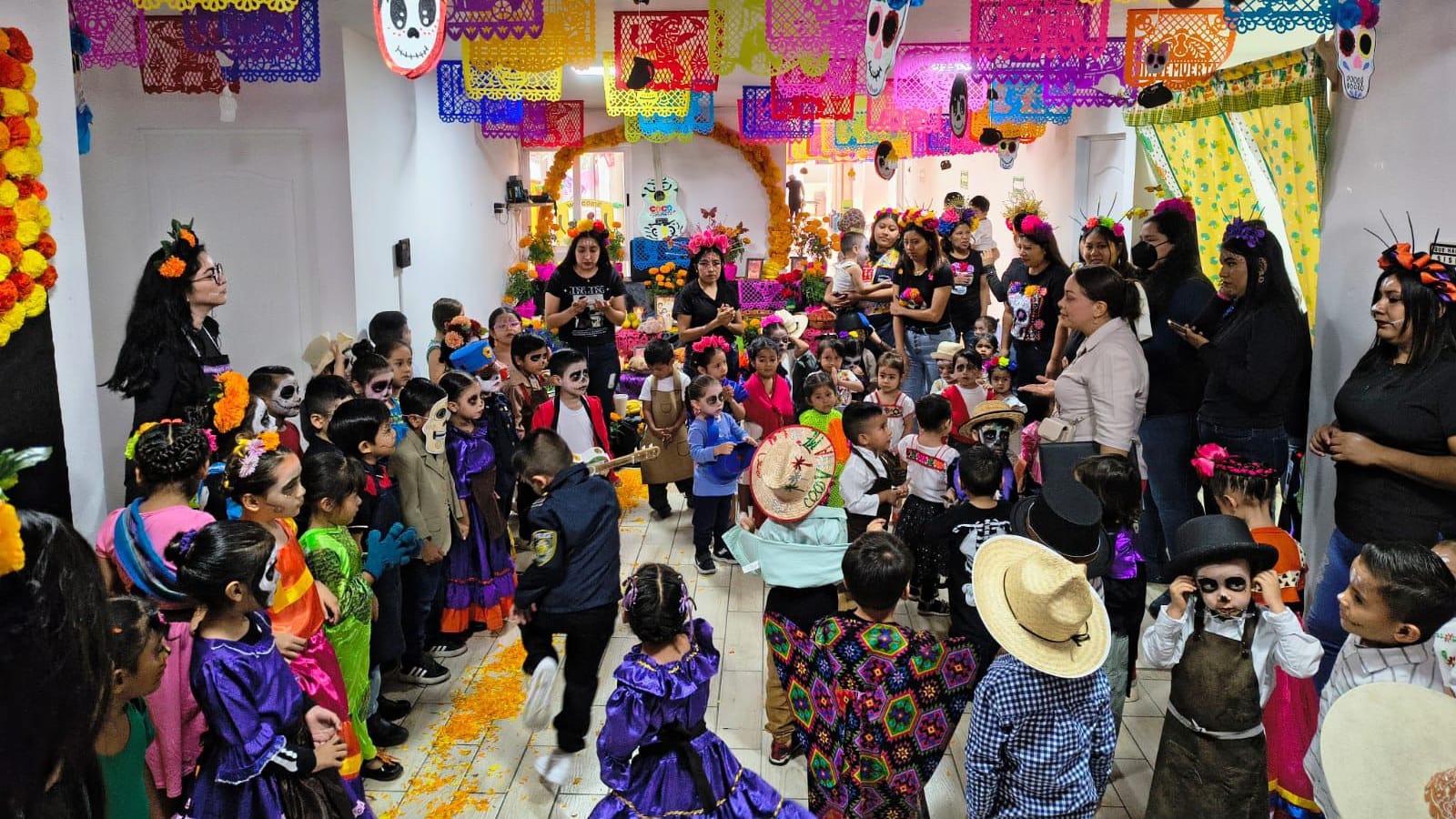 Promueve DIF Cuautla las tradiciones en los niños y niñas
