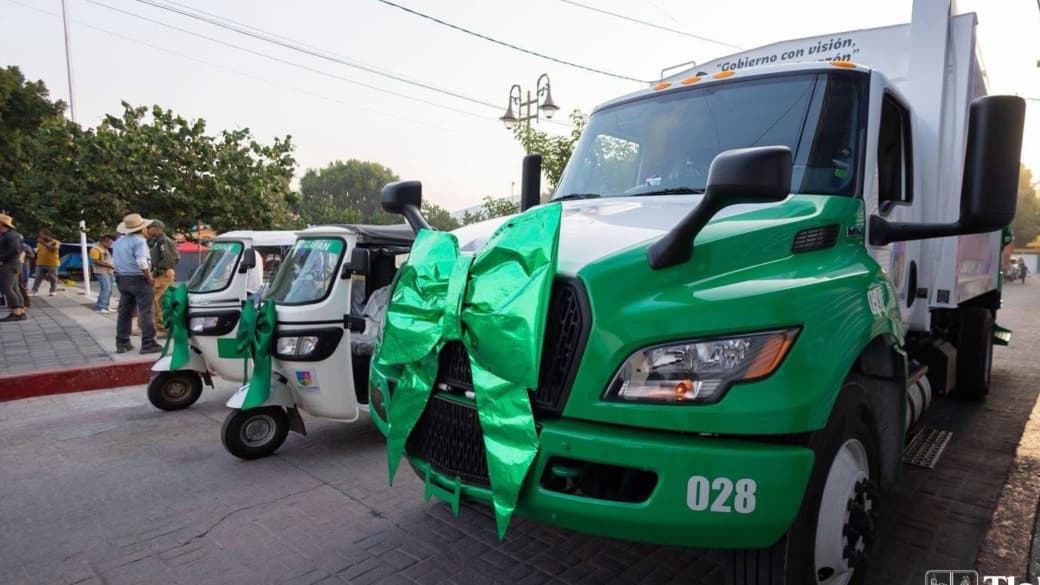 Adquiere Tlaltizapán camión recolector y motocarros de perifoneo