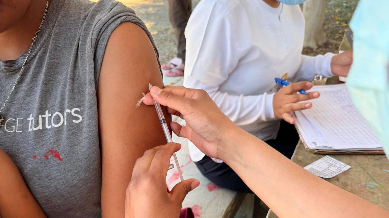 Aplican 900 dosis contra el sarampión en Tetelilla