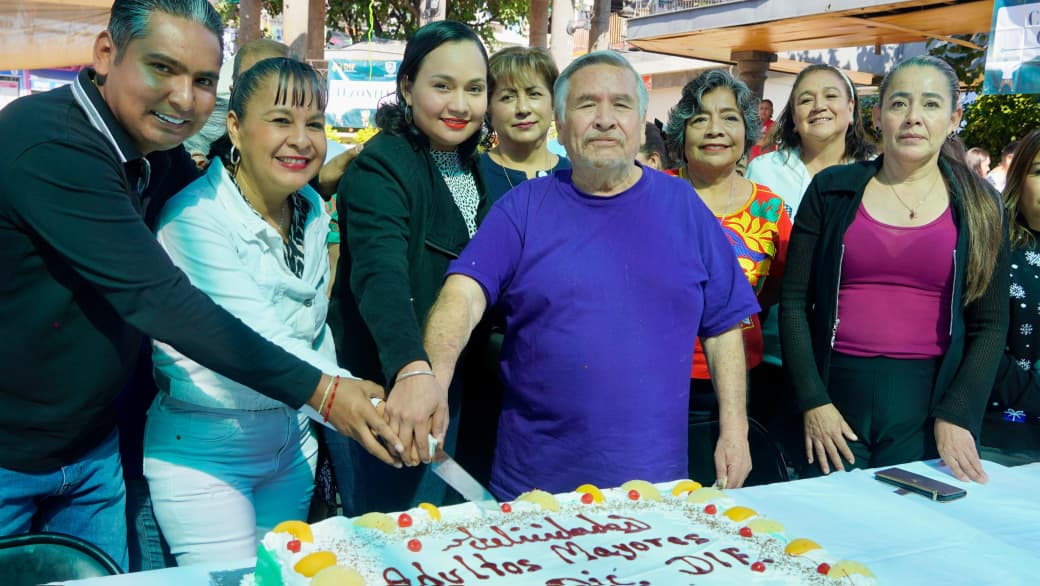 Con educación emocional concluyen actividades anuales para adultos mayores en Emiliano Zapata