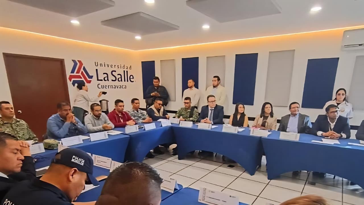 Integrantes de la Mesa Regional de Paz y Seguridad llevan campaña de prevención a estudiantes