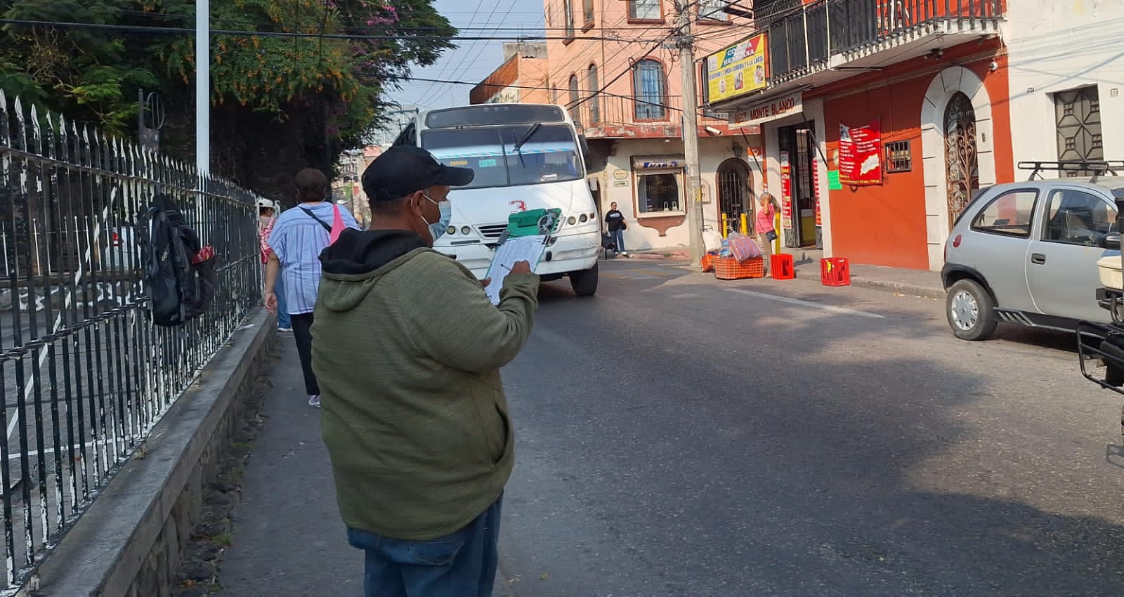 Piden checadores de rutas evitar su retiro de paraderos