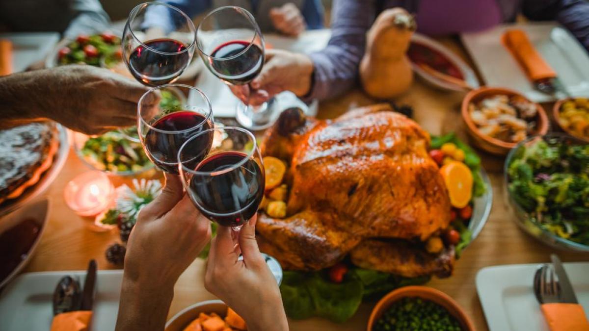 Llaman a moderar la alimentación en cenas de Navidad y Año Nuevo
