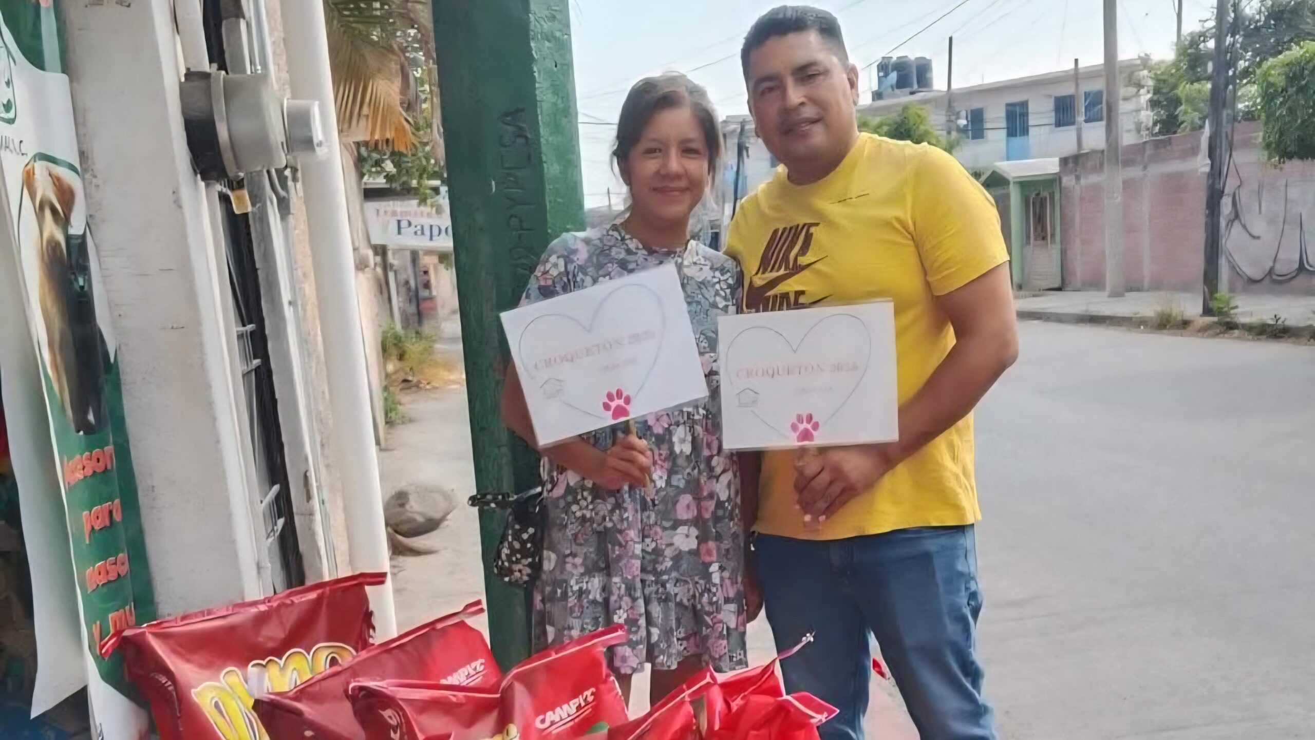 Croquetón Navideño recauda 378 kilos de alimento para animales rescatados