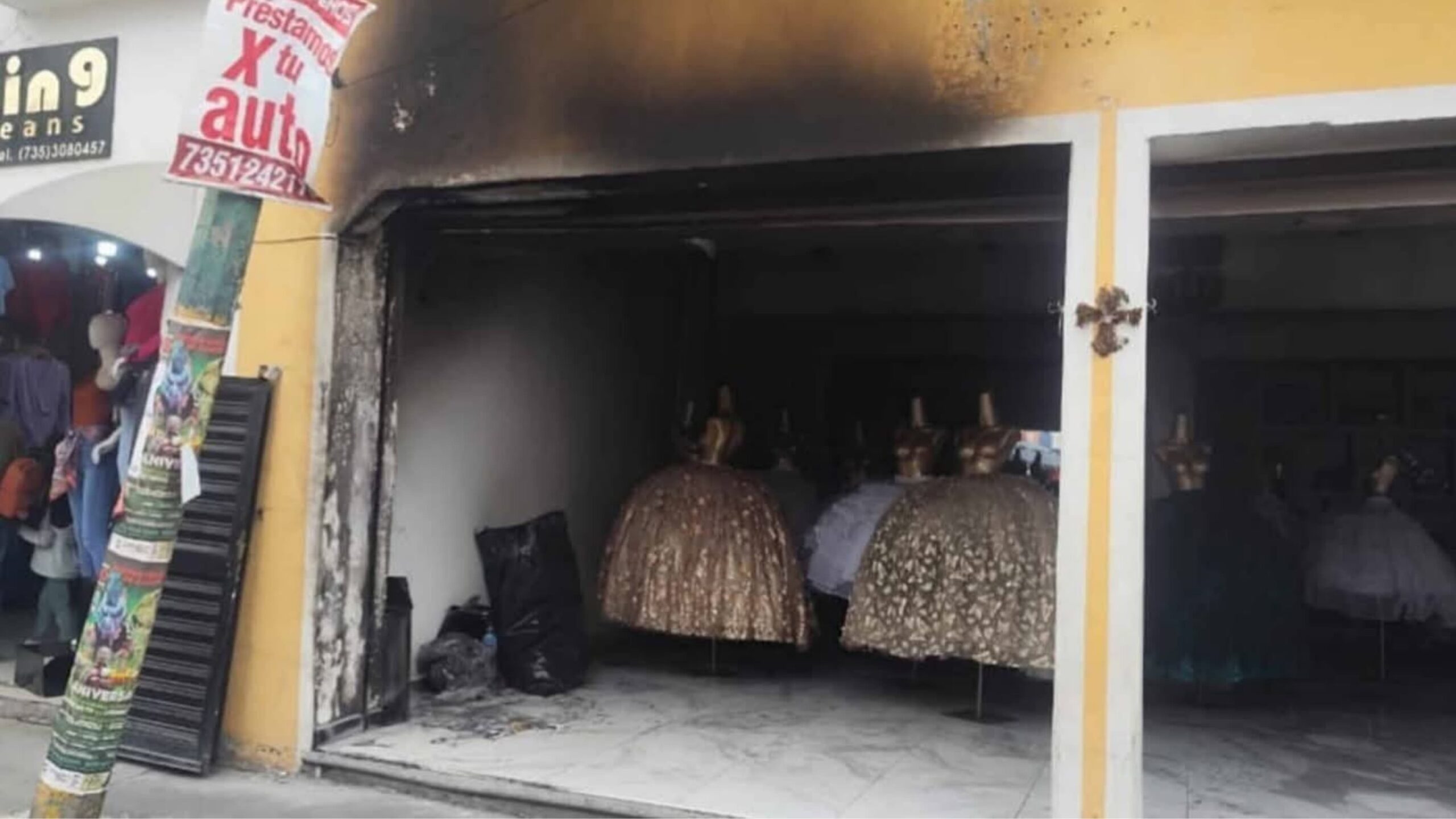 Prenden fuego a negocio de vestidos de novia en el Centro de Cuautla