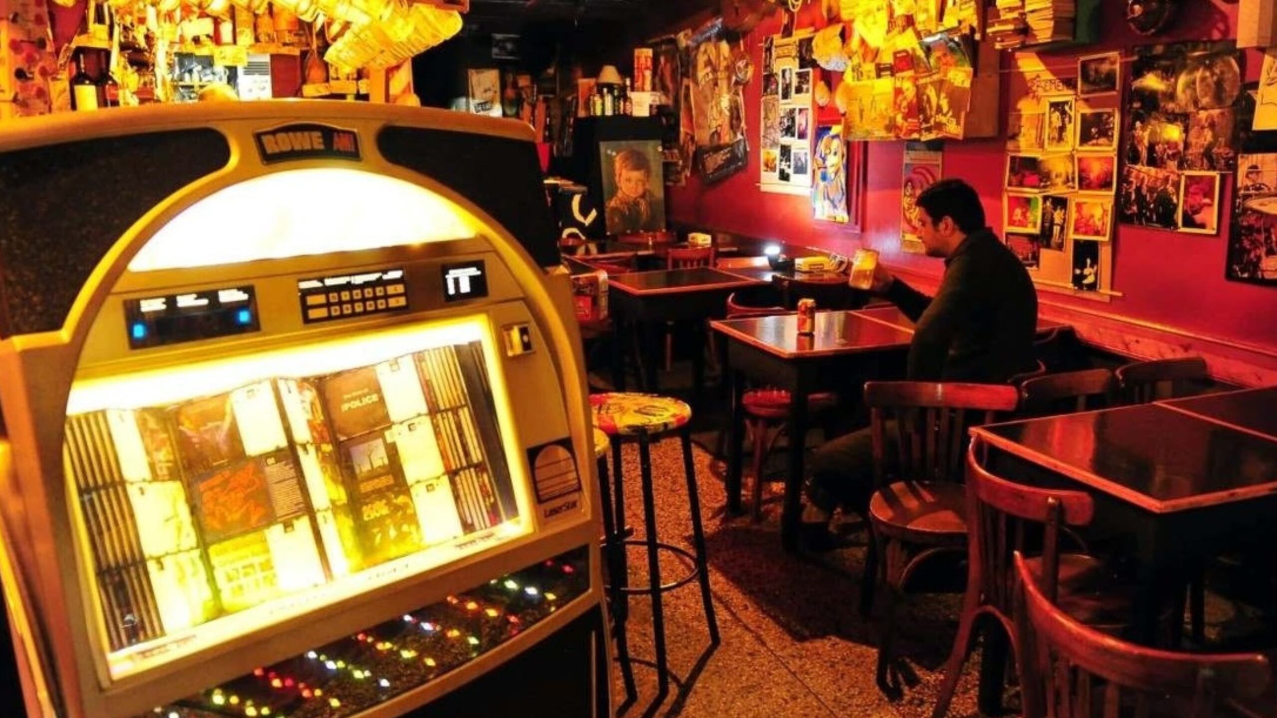 Notifica Ayala a bares y cantinas prohibición de reproducción de narcocorridos