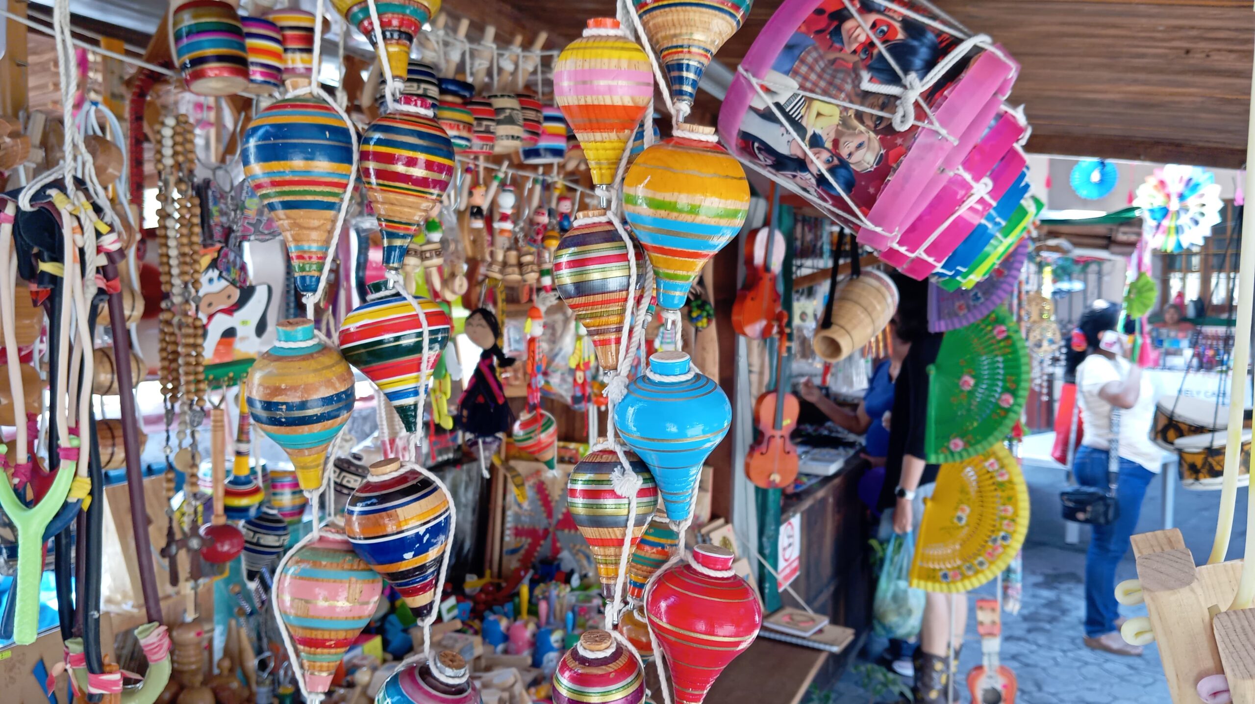 Artesanos de Cuautla piden a Reyes Magos elegir juguete tradicional