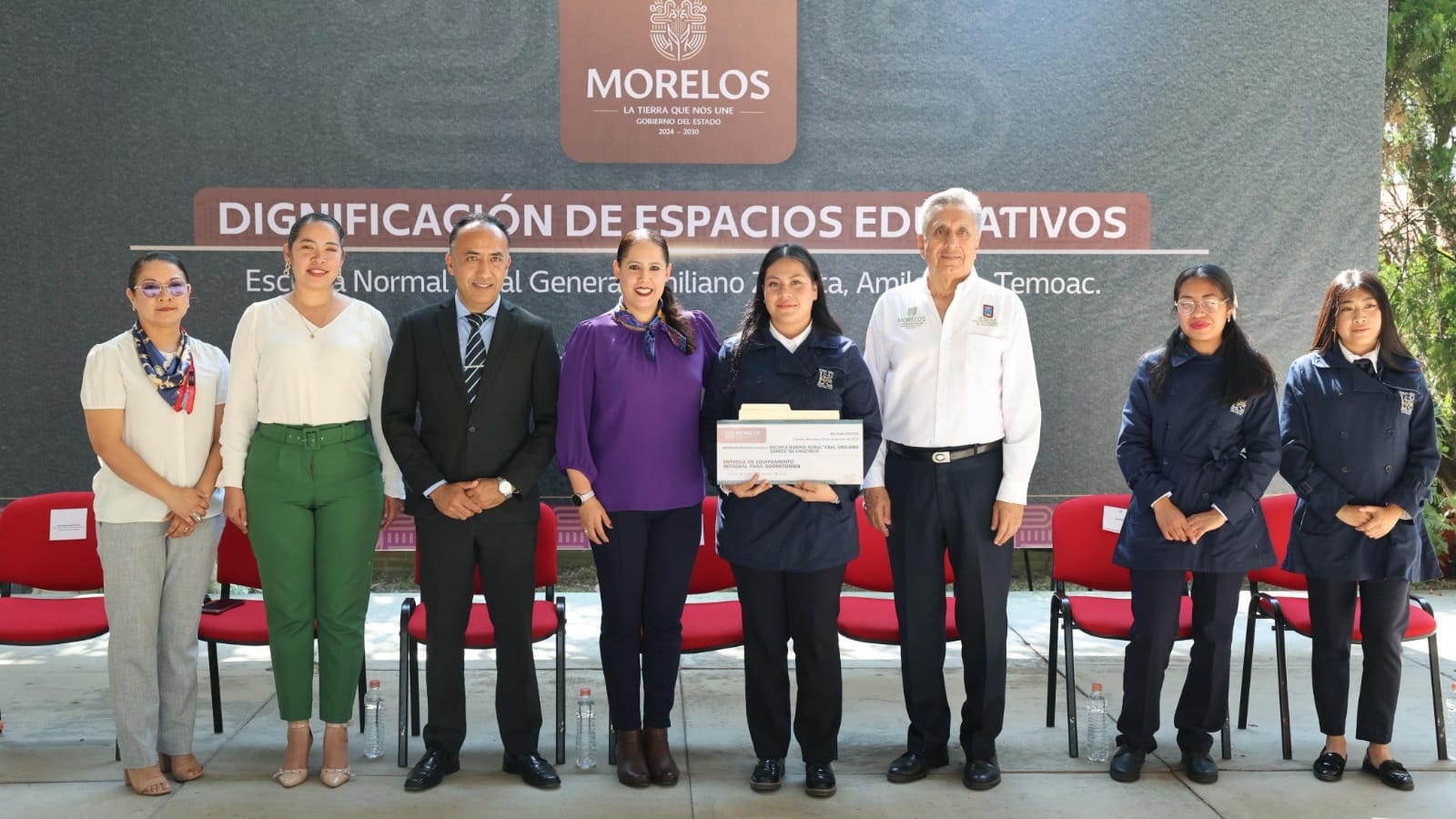 Entregan equipamiento para dignificar dormitorios en la Normal de Amilcingo