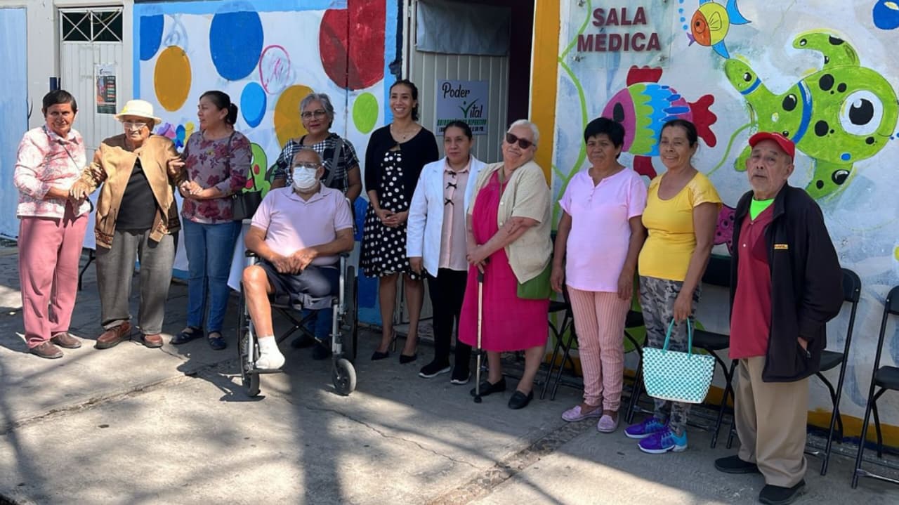 Entrega Ayuntamiento de Cuautla aparatos auditivos y apoyos funcionales