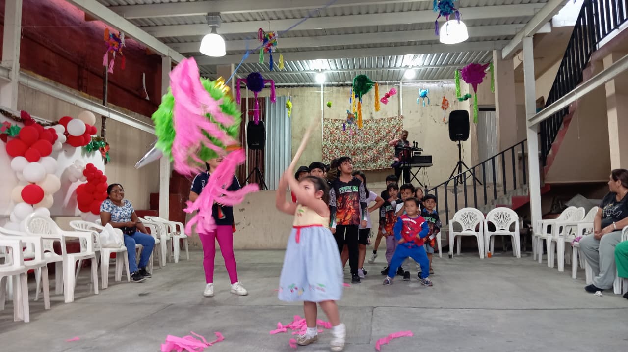 Celebran posada comunitaria en la Ayudantía de la colonia Santa Cruz