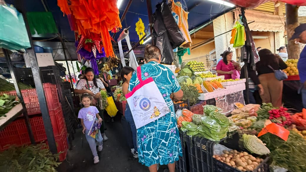 Aumentan las ventas en el mercado Hermenegildo Galeana