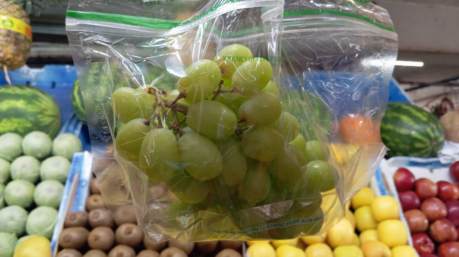 Uva alcanza hasta 150 pesos por kilo