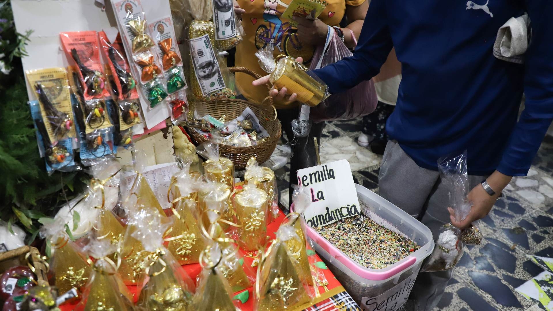 Rituales de Año Nuevo perduran en Cuautla como símbolo de fe y prosperidad