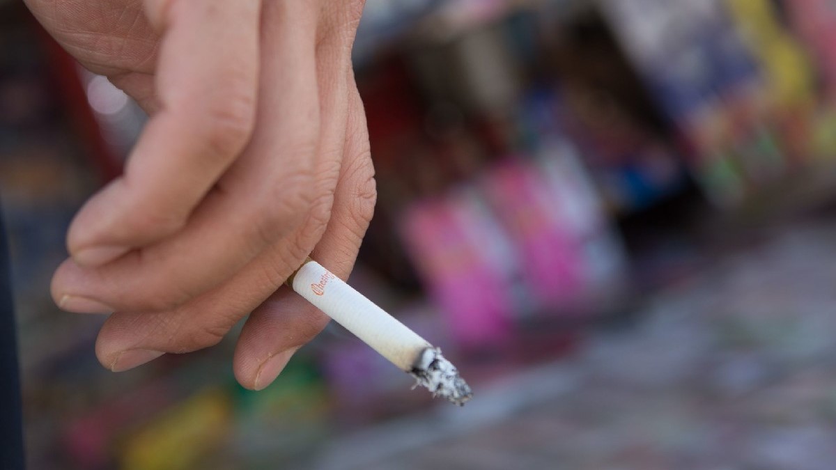 Sube el precio de los cigarros, pero fumadores descartan dejar el hábito