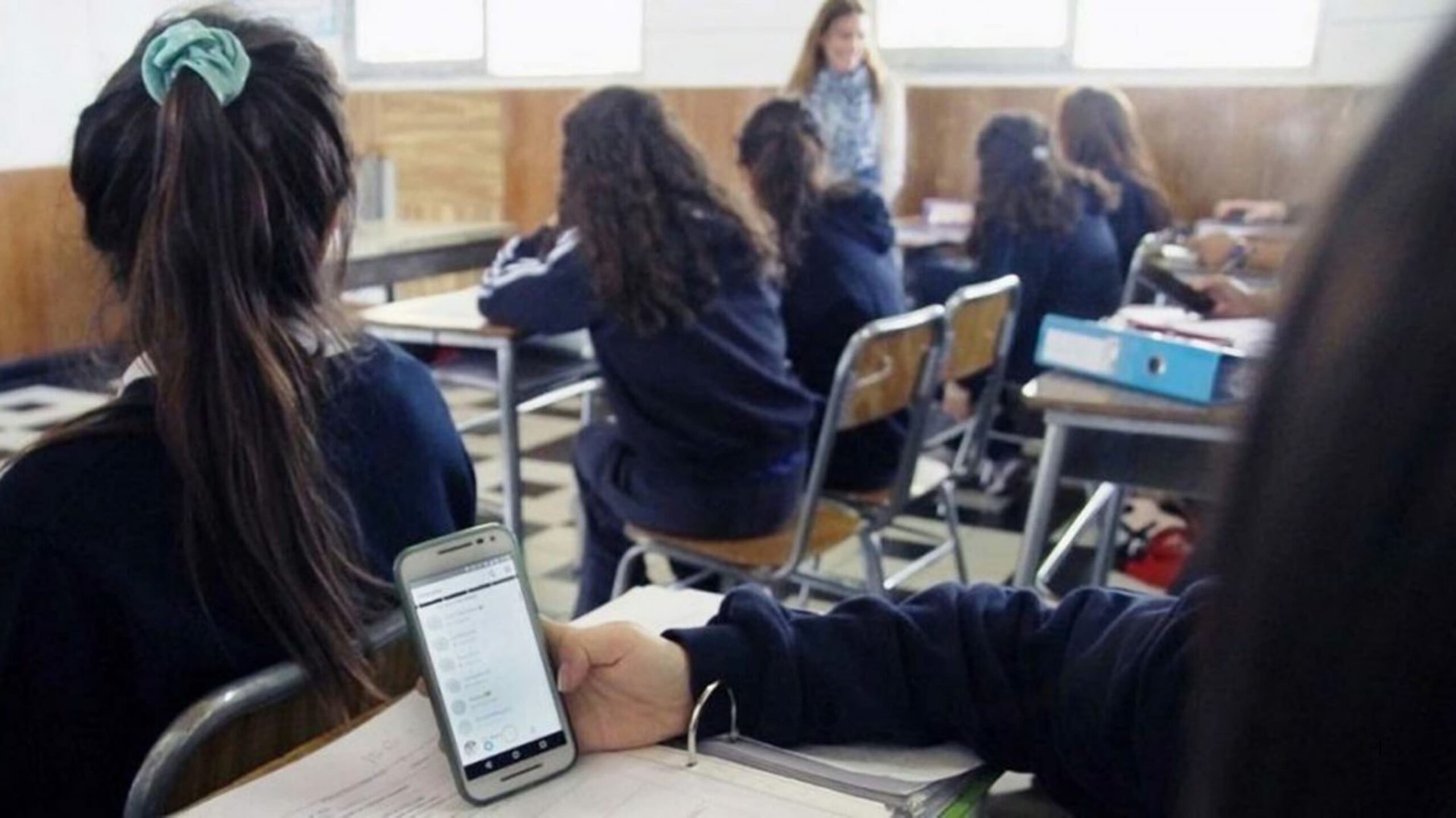 Con el regreso a clases, queda prohibido el uso de celulares en escuelas