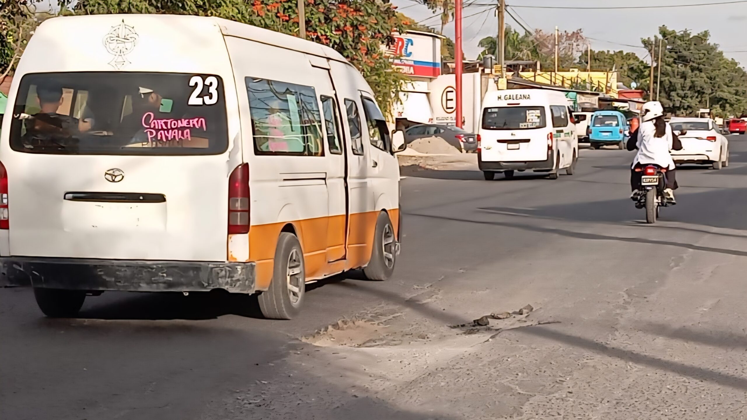 Piden reparar bache en la carretera México–Oaxaca