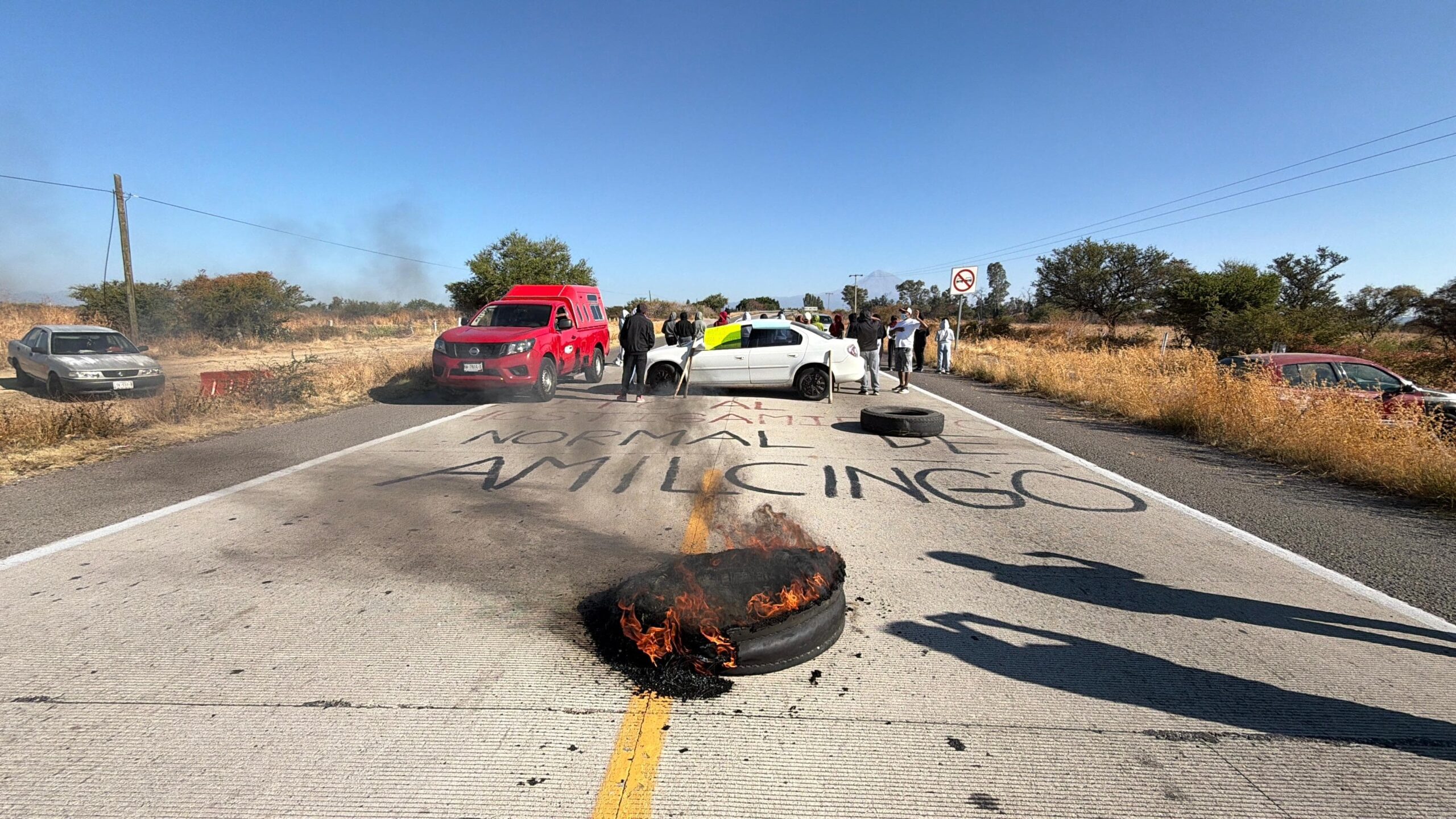 Cierran habitantes de Huazulco autopista Siglo XXI
