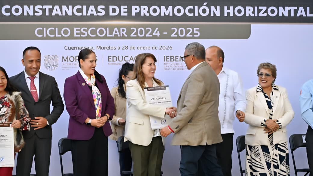 Reconoce gobernadora a docentes de educación básica en Morelos