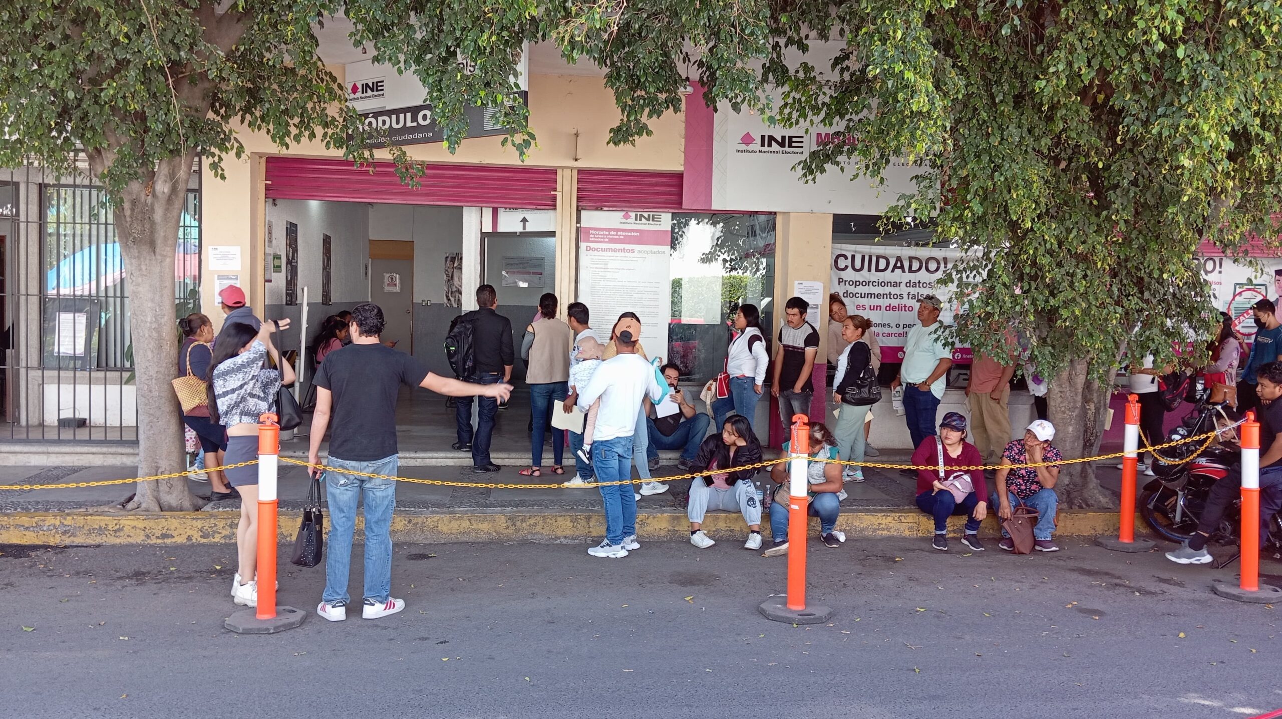 Módulo del INE en Cuautla registra dos solicitudes de identidad no binaria