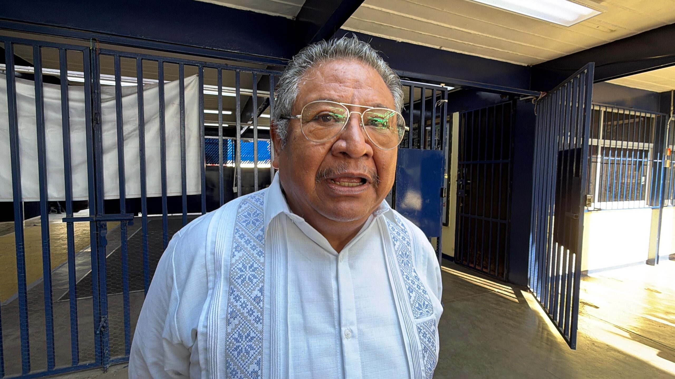 Niegan carencia de mobiliario en la Secundaria “Antonio Caso”