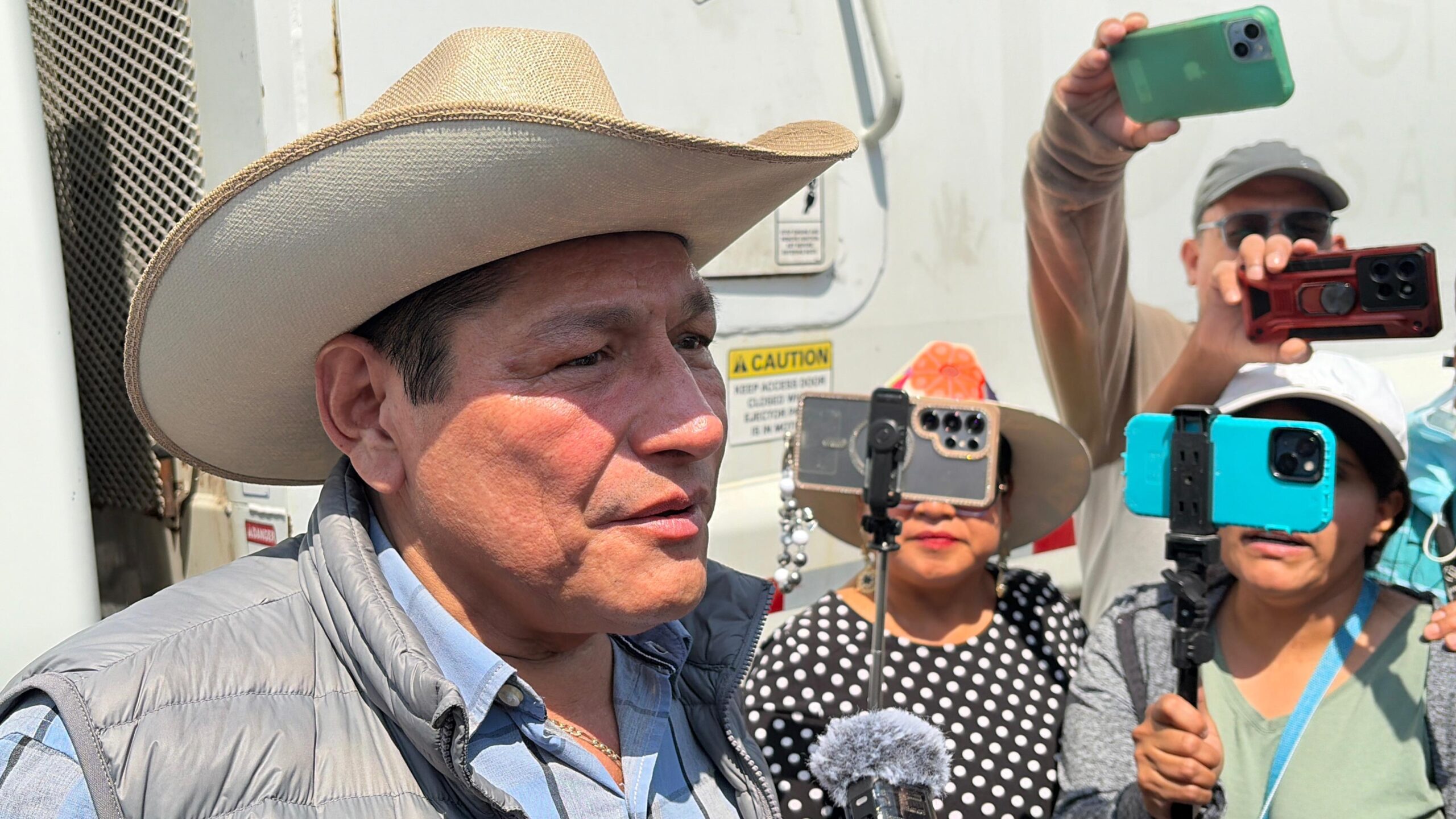 Entrega Jesús Corona nuevo camión recolector en Cuautla