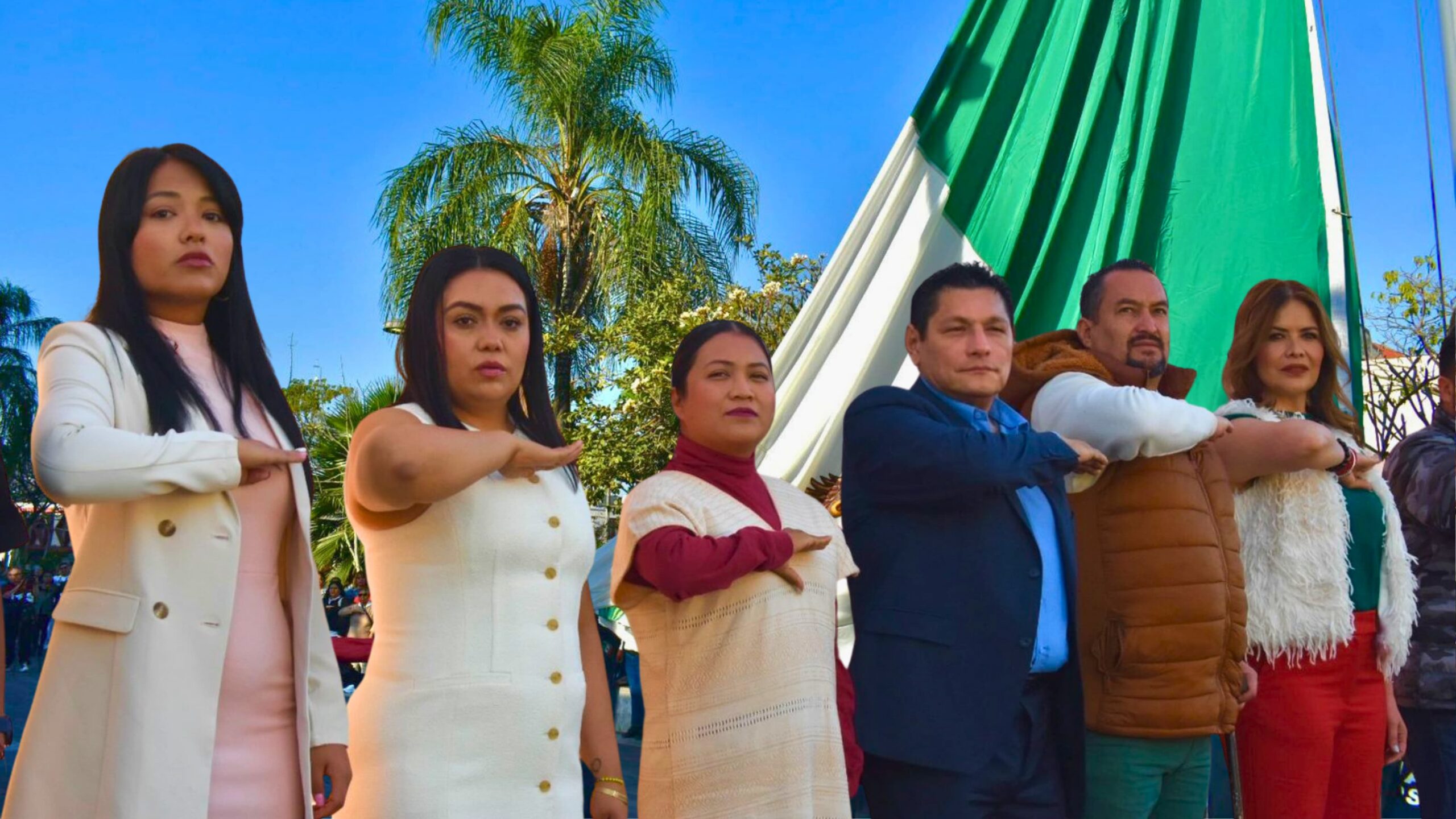 Conmemoran autoridades en Cuautla el día de la bandera