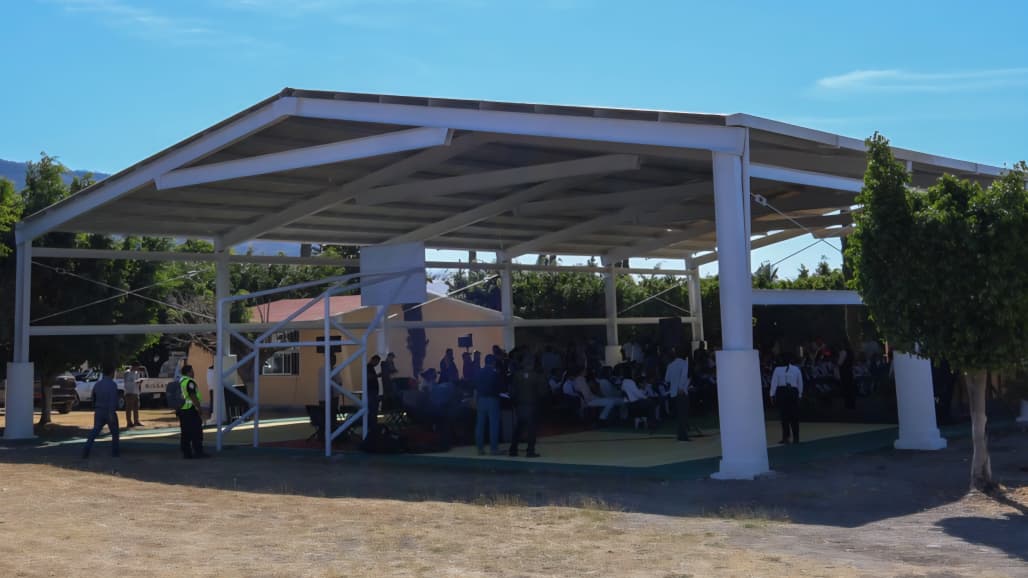 Construyen techumbre en primaria de Ayala; beneficia a más de 200 estudiantes