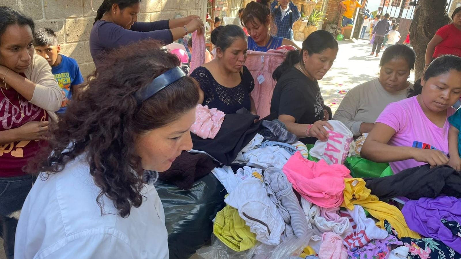 Centro de Bienestar Familiar lleva alegría a niños de Tlacotepec