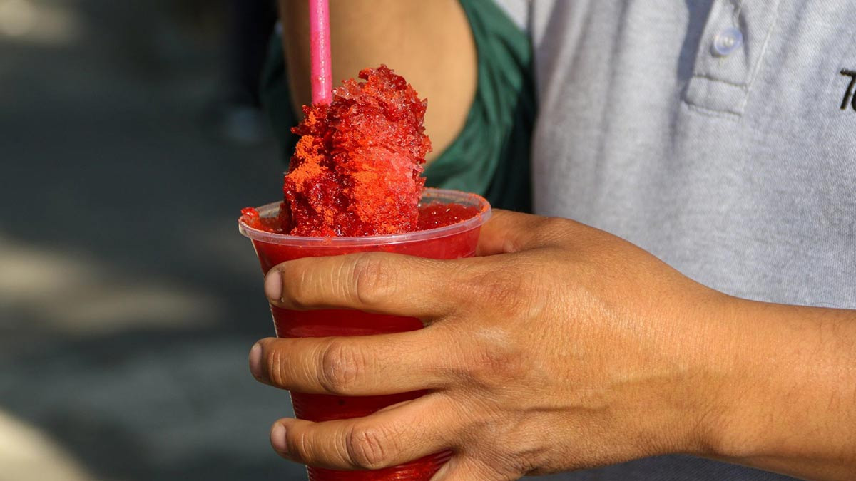 Golpea alza de insumos a vendedores de raspados en Cuautla