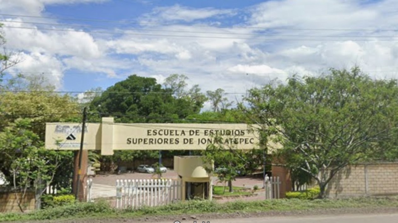 Inician construcción de paradero frente a la UAEM Jonacatepec