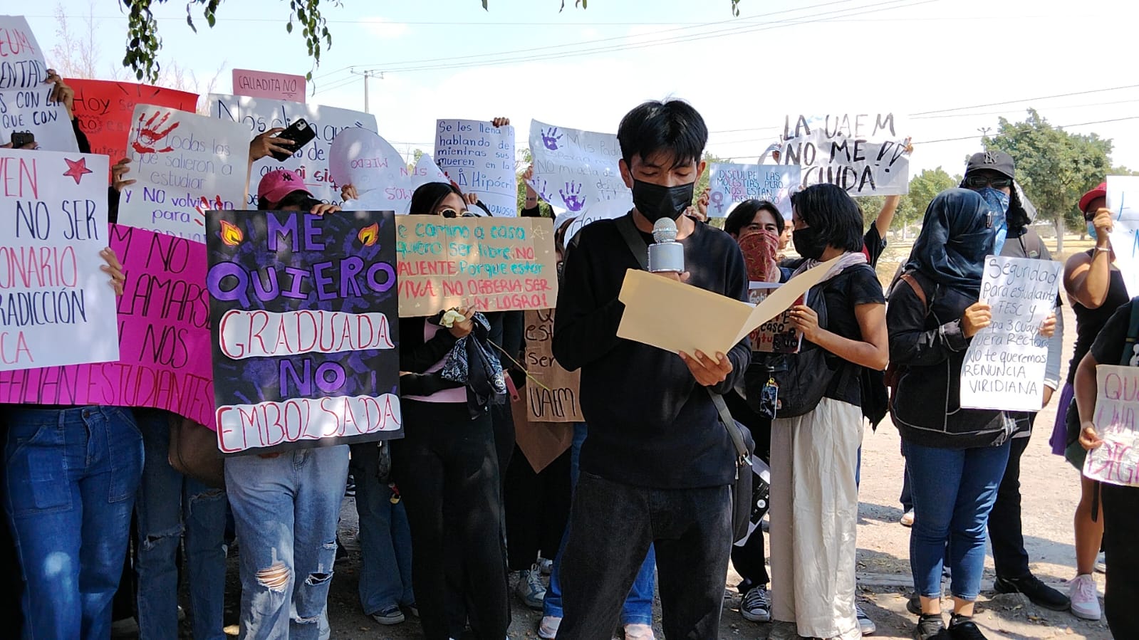 Estudiantes de la Preparatoria 3 y la FESC marchan por seguridad e infraestructura digna