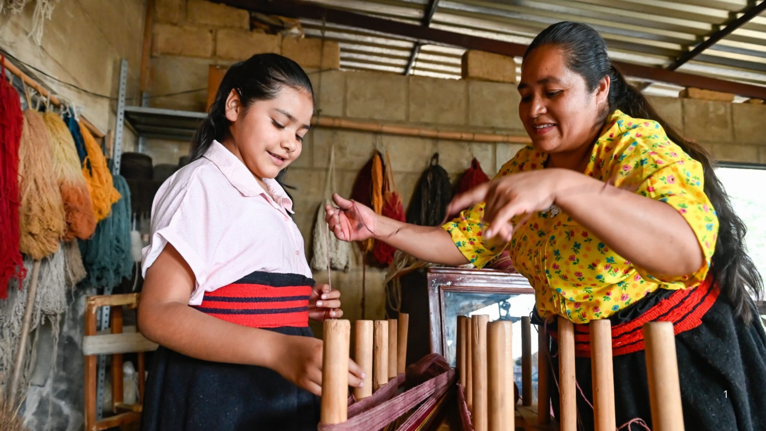 Mayra Pedraza transforma la adversidad en arte ancestral