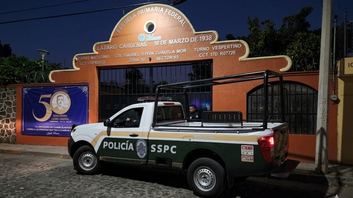 En vacaciones, policía y Ejército vigilan escuelas