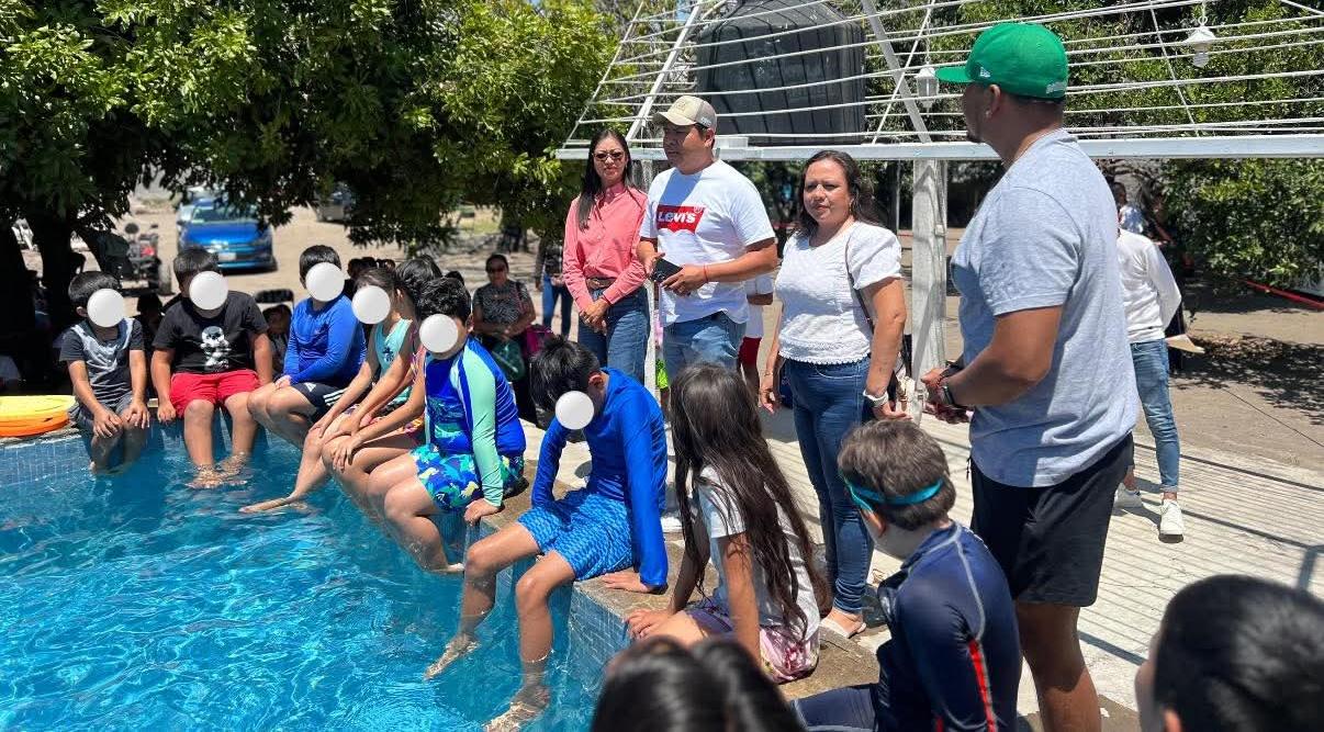 Realizan curso de natación en Jantetelco