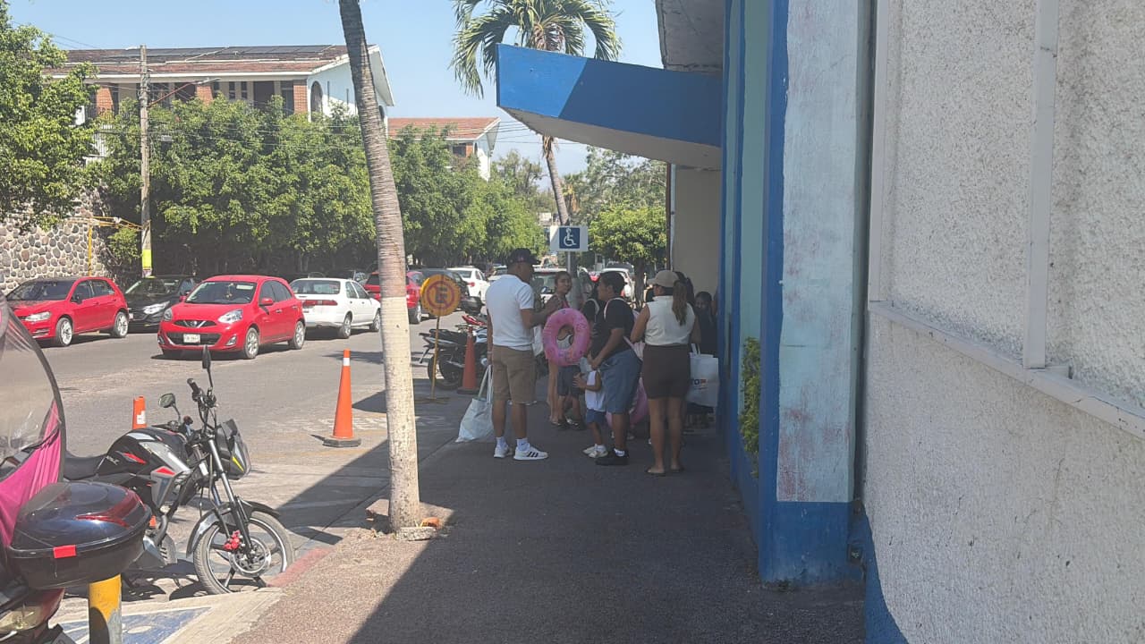Alta afluencia de visitantes en balnearios de Cuautla por inicio de vacaciones