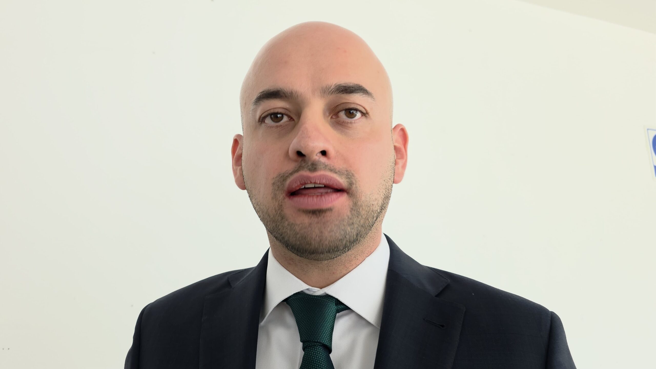 Niega Gobierno persecución contra abogados y llama al diálogo