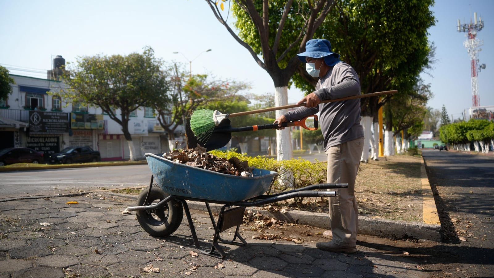 Refuerzan limpieza en avenida Reforma para mejorar imagen urbana en Cuautla