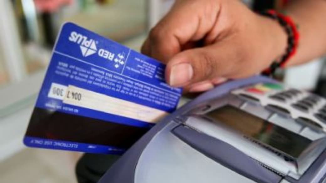 Aumentan quejas por cargos no reconocidos en tarjetas bancarias: CONDUSEF