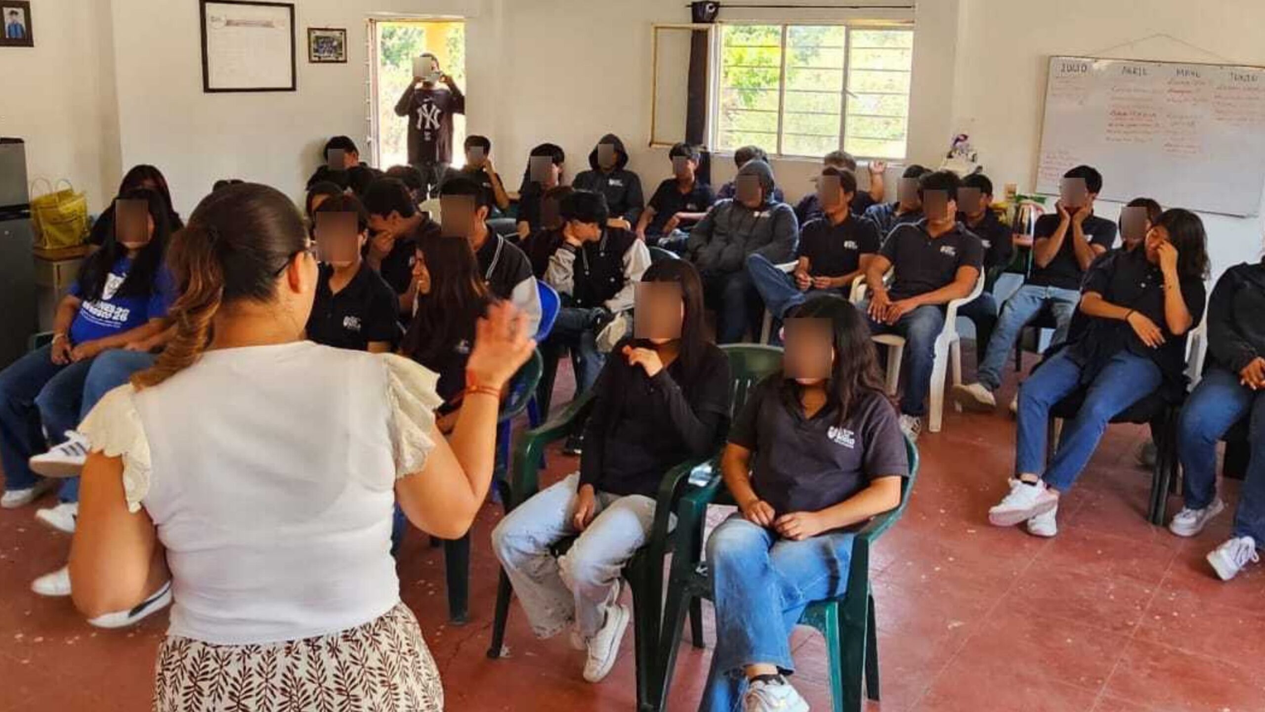 Llevan a jóvenes de Temoac talles de cultura de igualdad y no discriminación