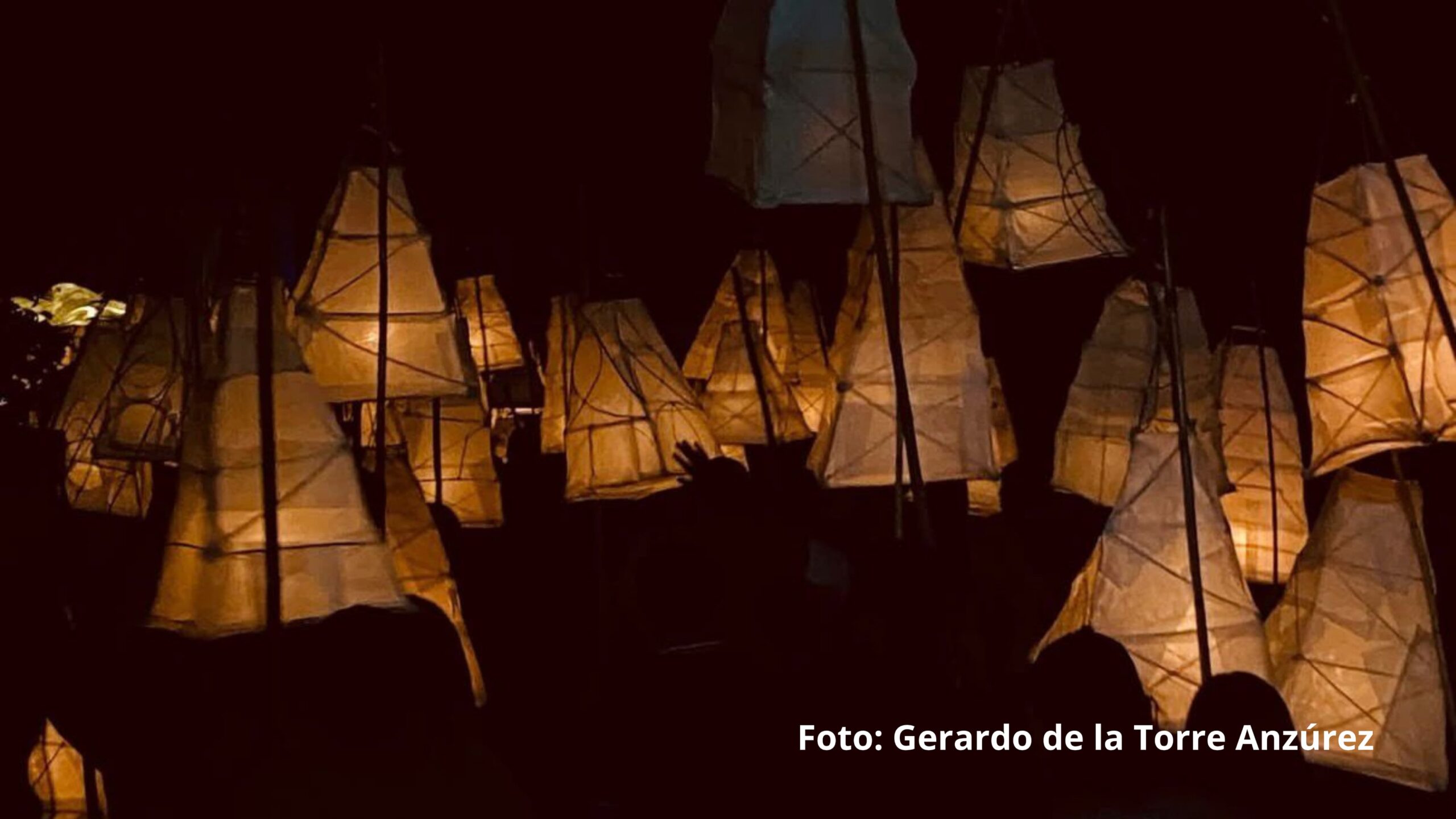 Realizan Marcha de Luciérnagas por La Paz