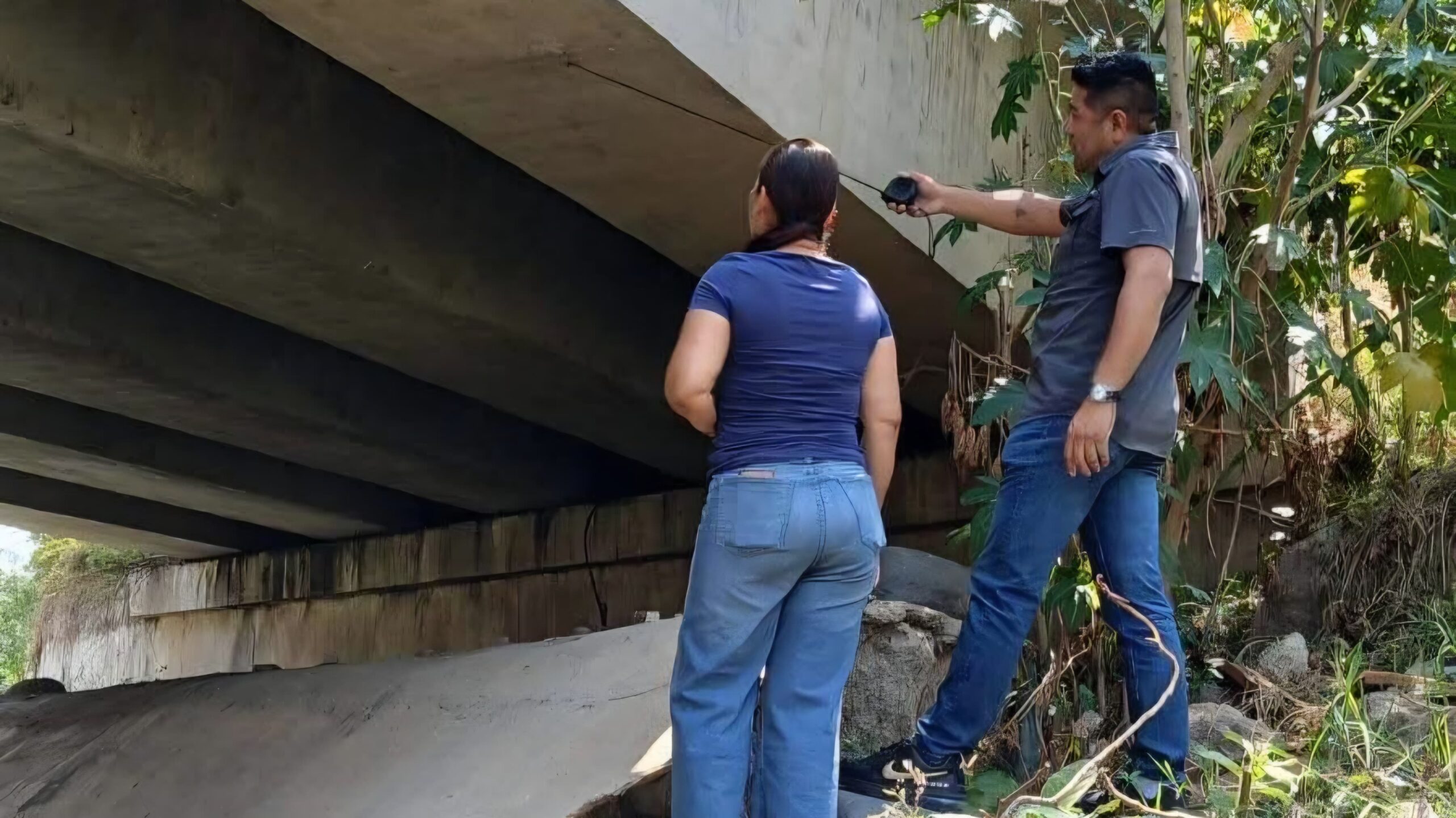 Inspeccionan puente Los Sabinos tras reportes de inundaciones