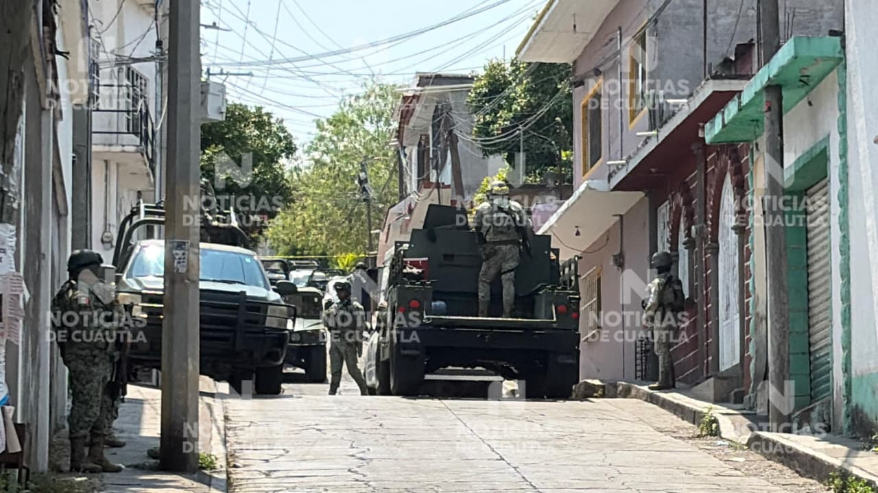 Asesinan a un hombre frente a casa de préstamos en Ayala