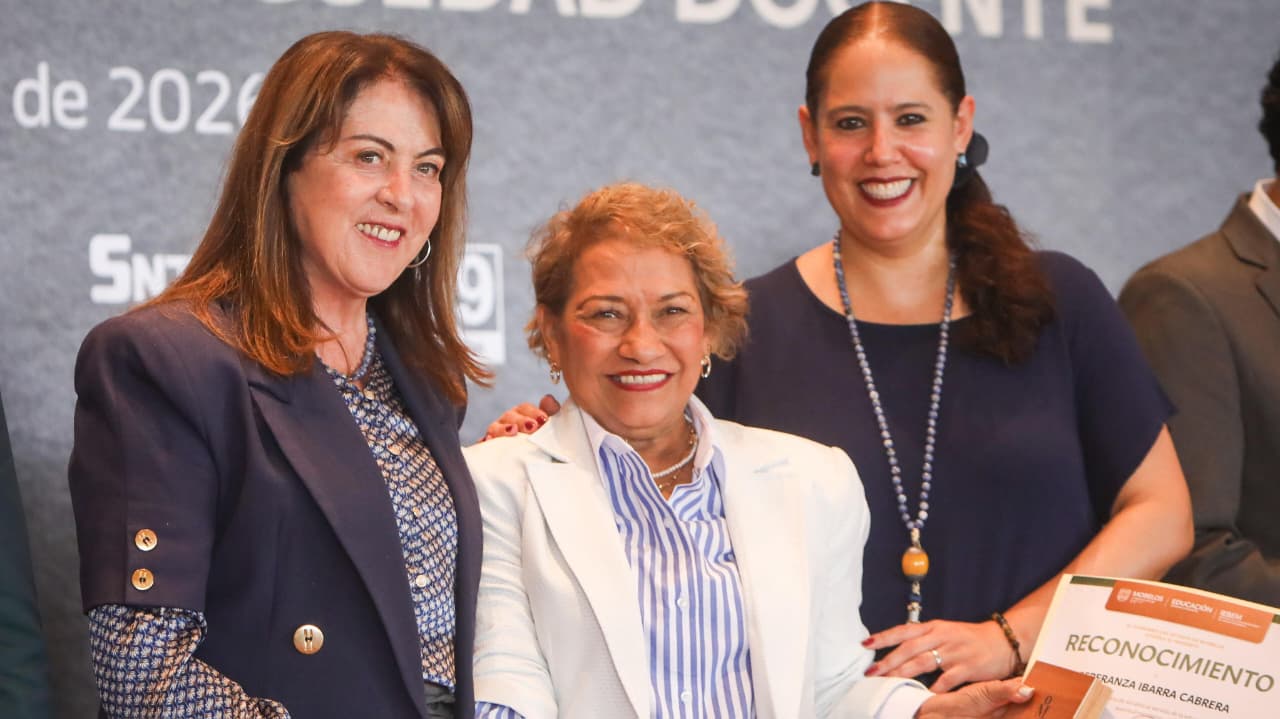 Reconoce Margarita González Saravia labor del magisterio morelense