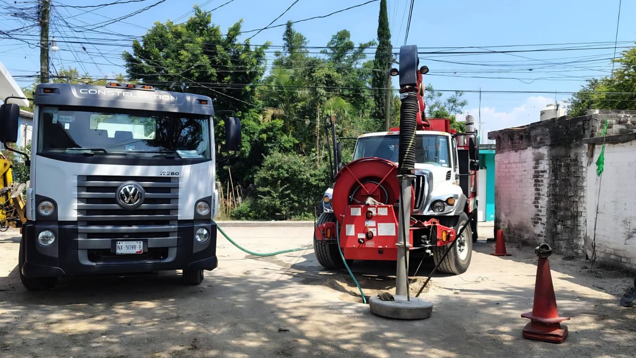 Realizan limpieza y desazolve de drenaje en la comunidad de Puxtla