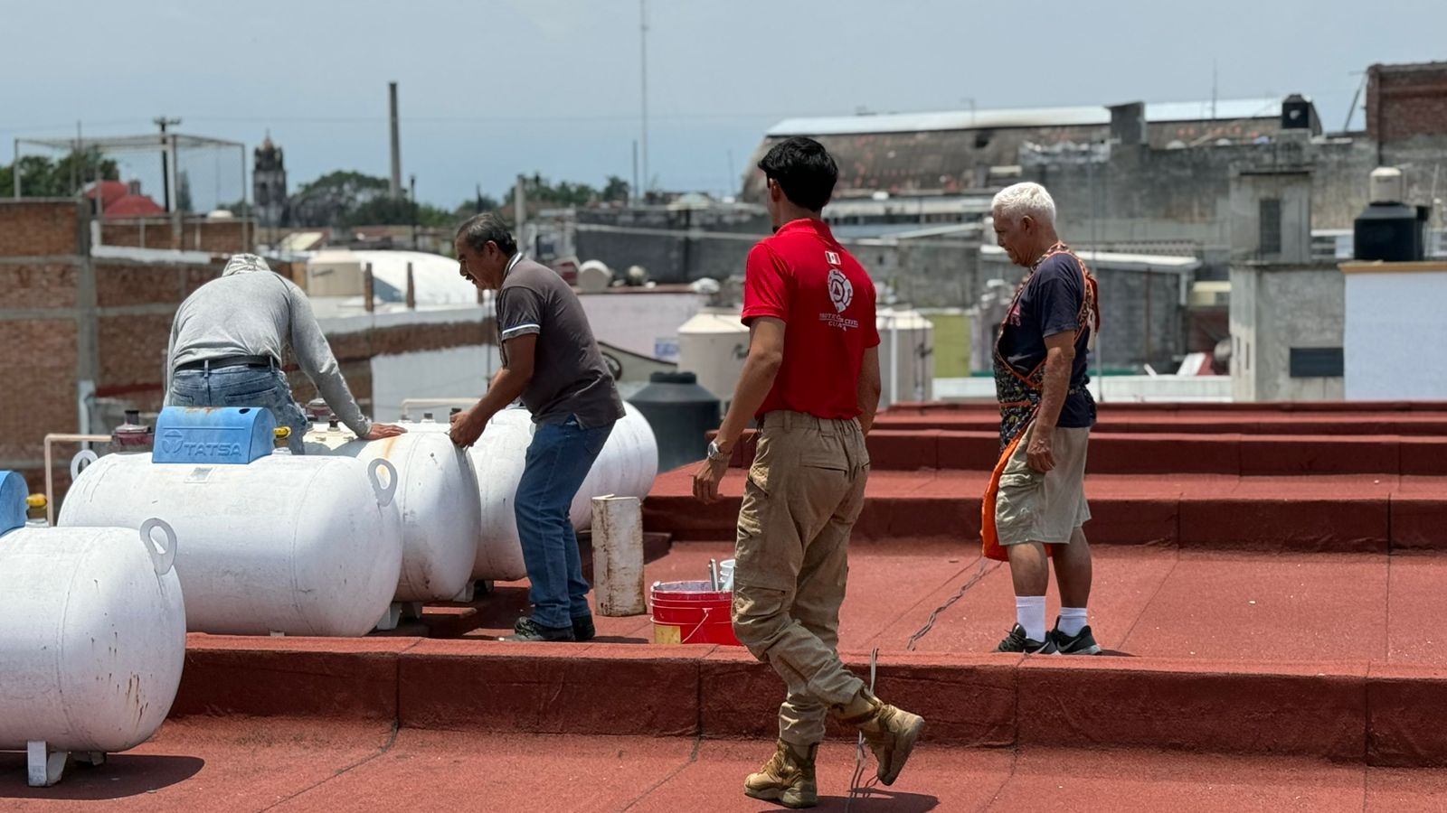 Supervisa PC Cuautla instalaciones de gas en el mercado municipal