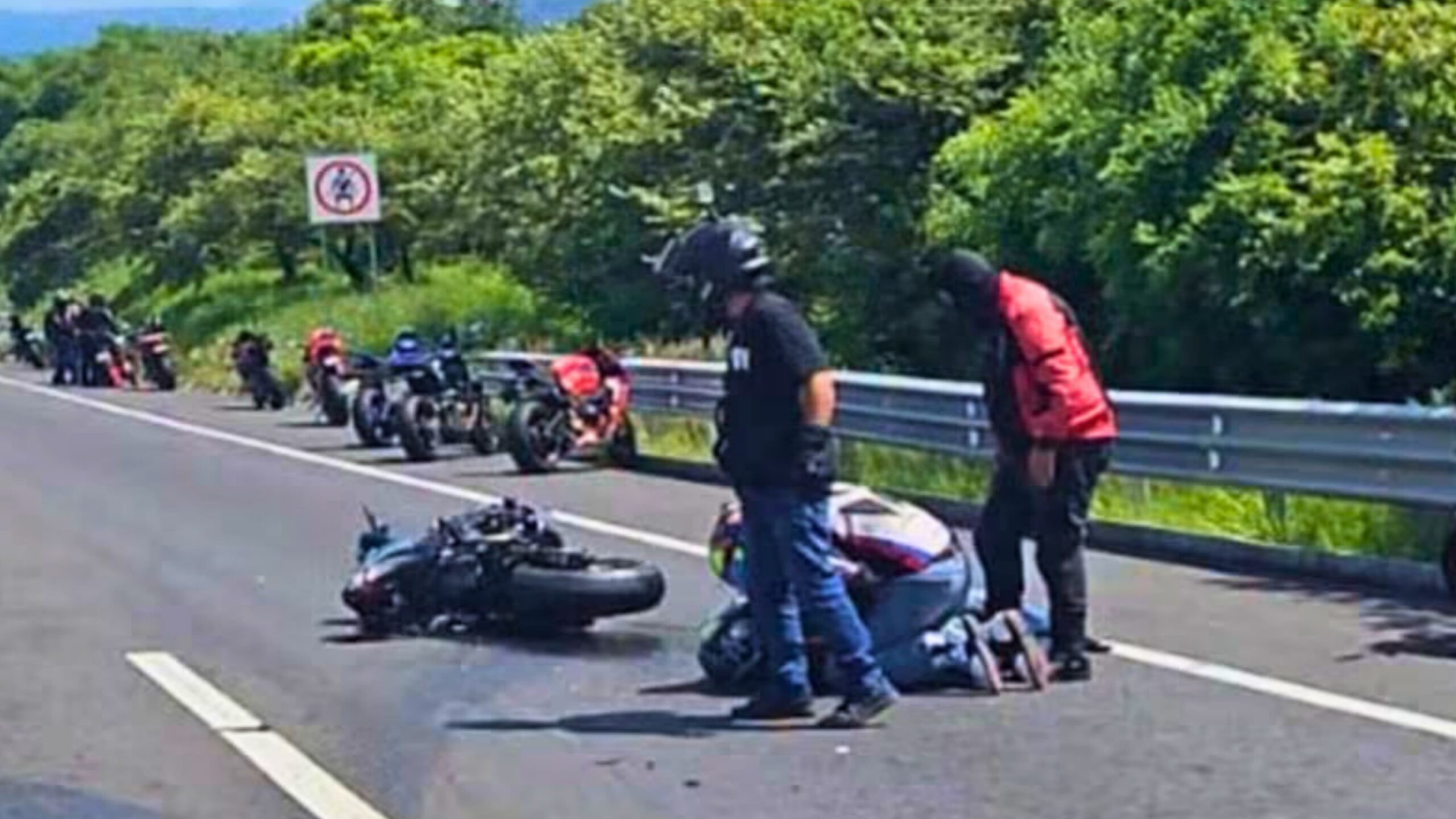 Tragedia en la autopista: mueren tres motociclistas a la altura de Tepoztlán