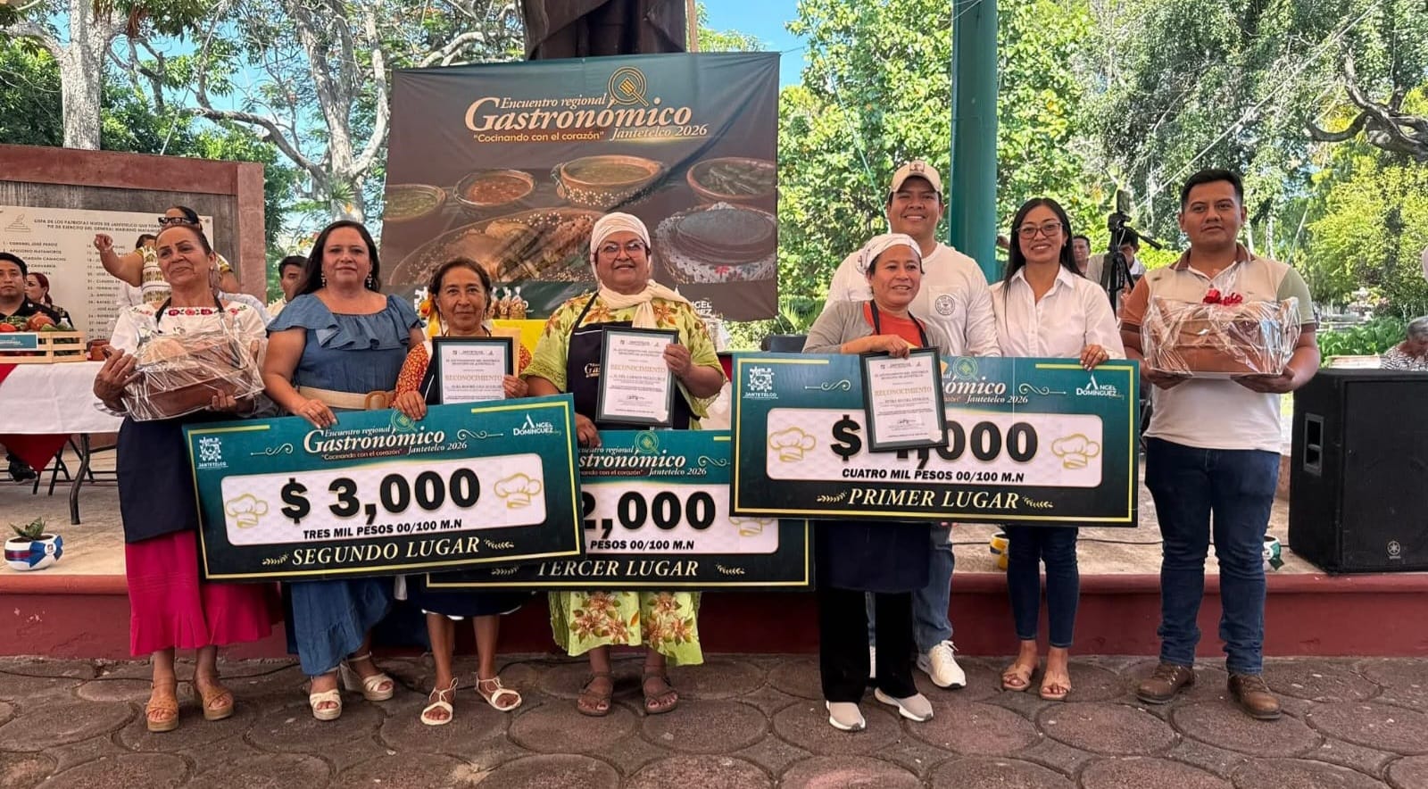 Cocinera de Hueyapan gana encuentro regional gastronómico