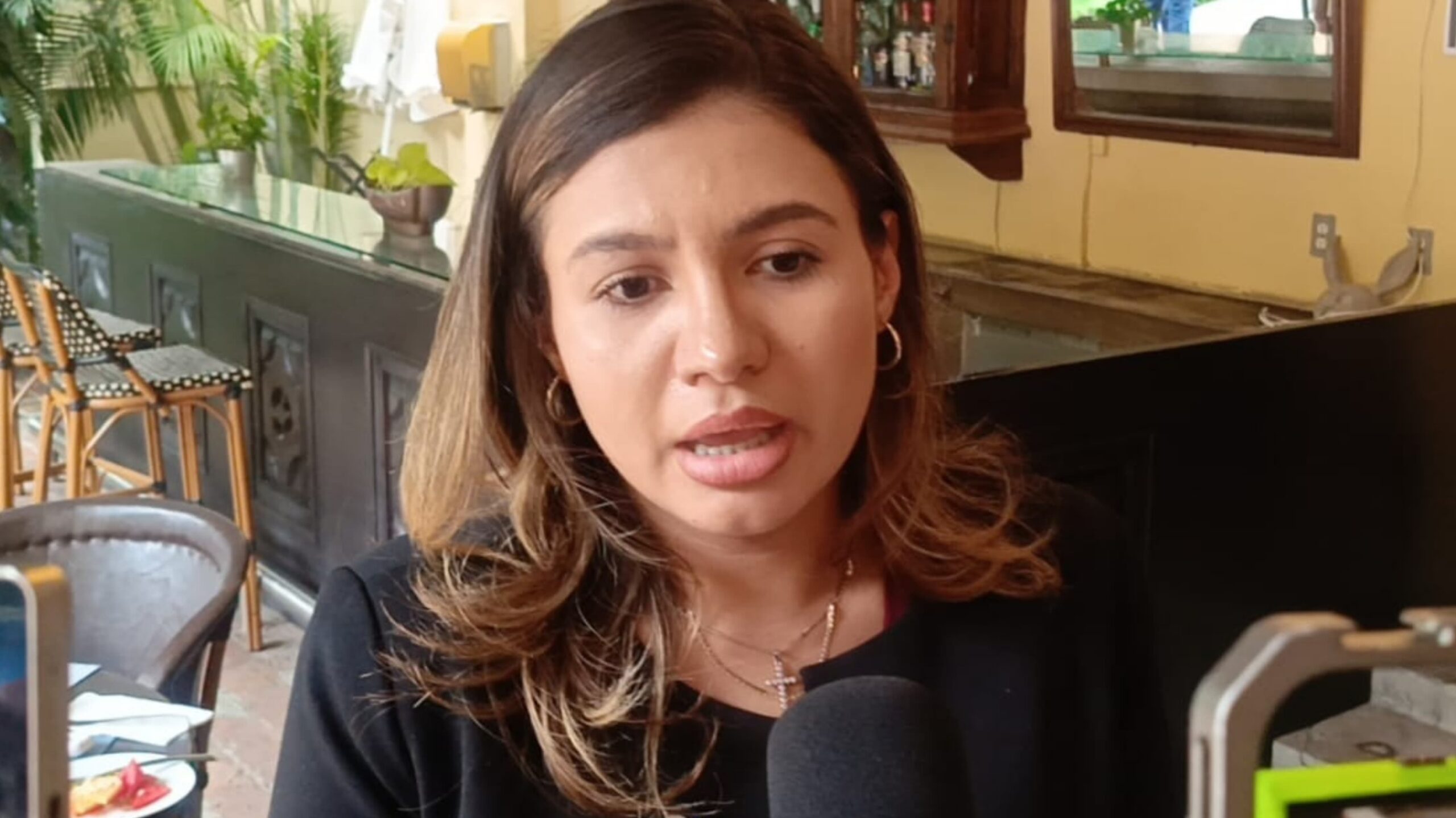 Entre evasivas y nerviosismo Presidenta de Morena en Morelos se deslida de políticos ligados al narco