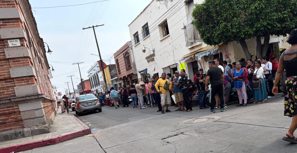Ambulantes protestan tras operativo para liberar vialidades en Cuautla