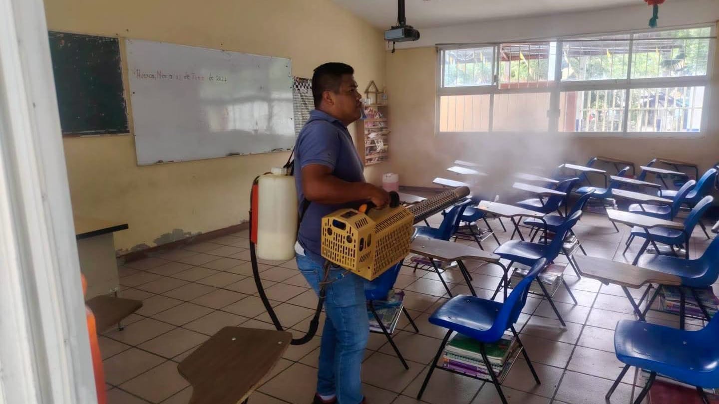 Realizan jornadas de fumigación en escuelas de Yecapixtla para prevenir plagas y enfermedades